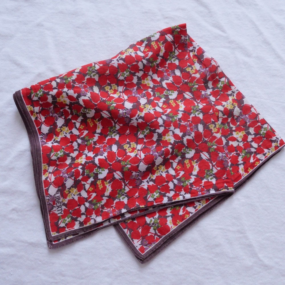 Lovely vintage Liberty floral print cotton handkerchief scarf - Picture 5 of 6